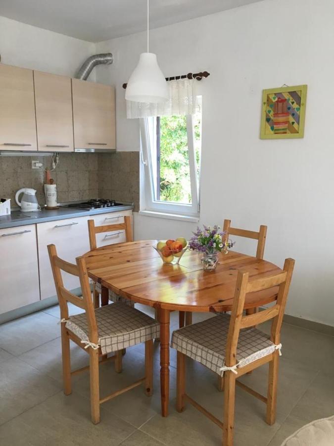Apartment Lavanda Molat Buitenkant foto